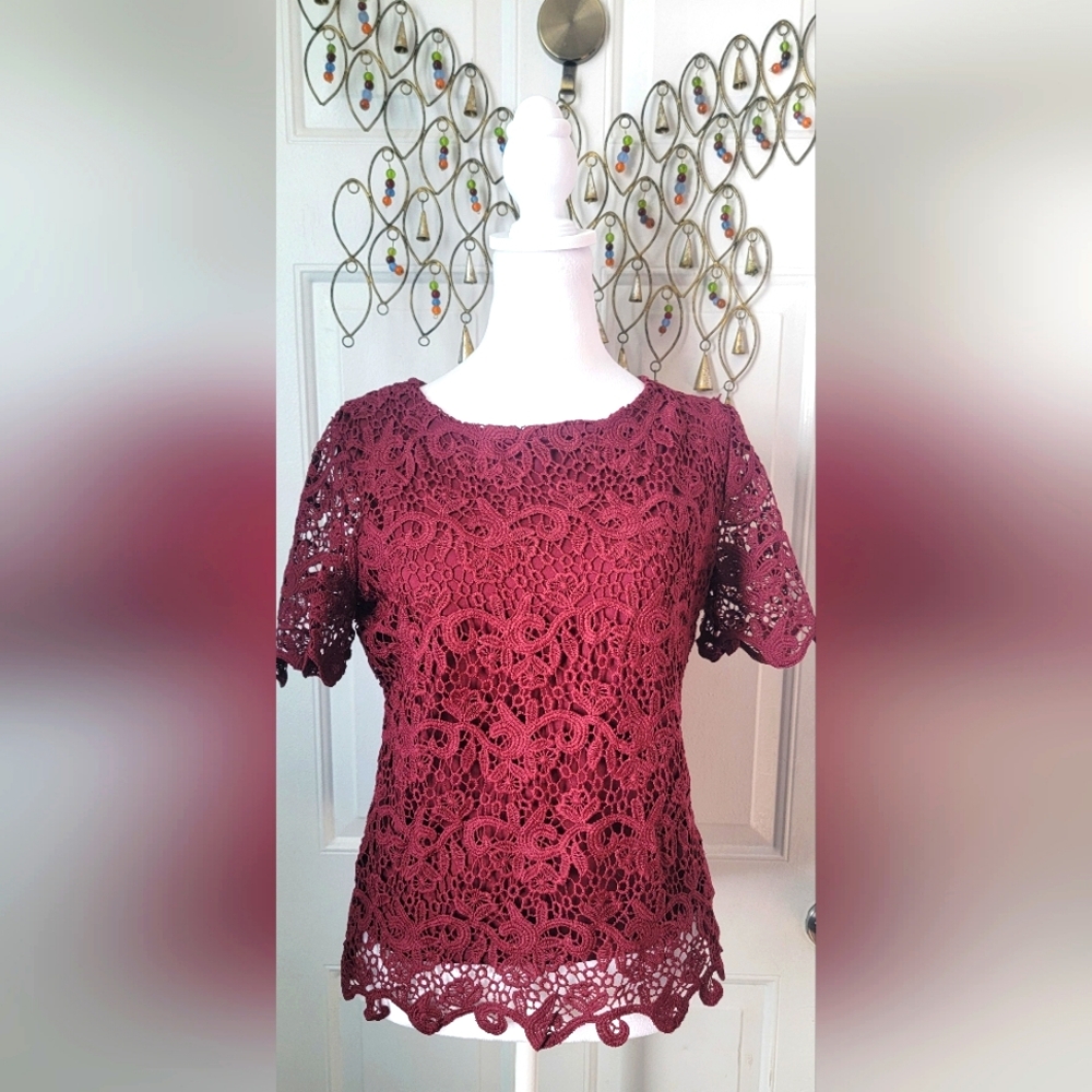 Adiva Blouse Crochet Lace Women's S Burgundy Short Sleeve Crew Neck Lined